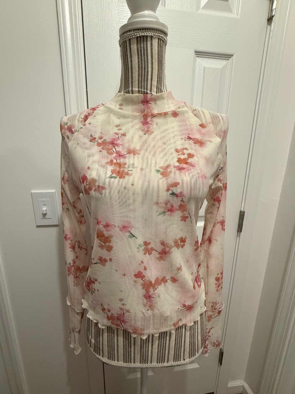 Floral Long-Sleeve Sheer Mick Neck Top in Cream and Pink Floral